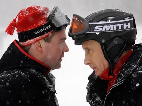 Putin und Medwedew gemeinsam im Schnee;AP