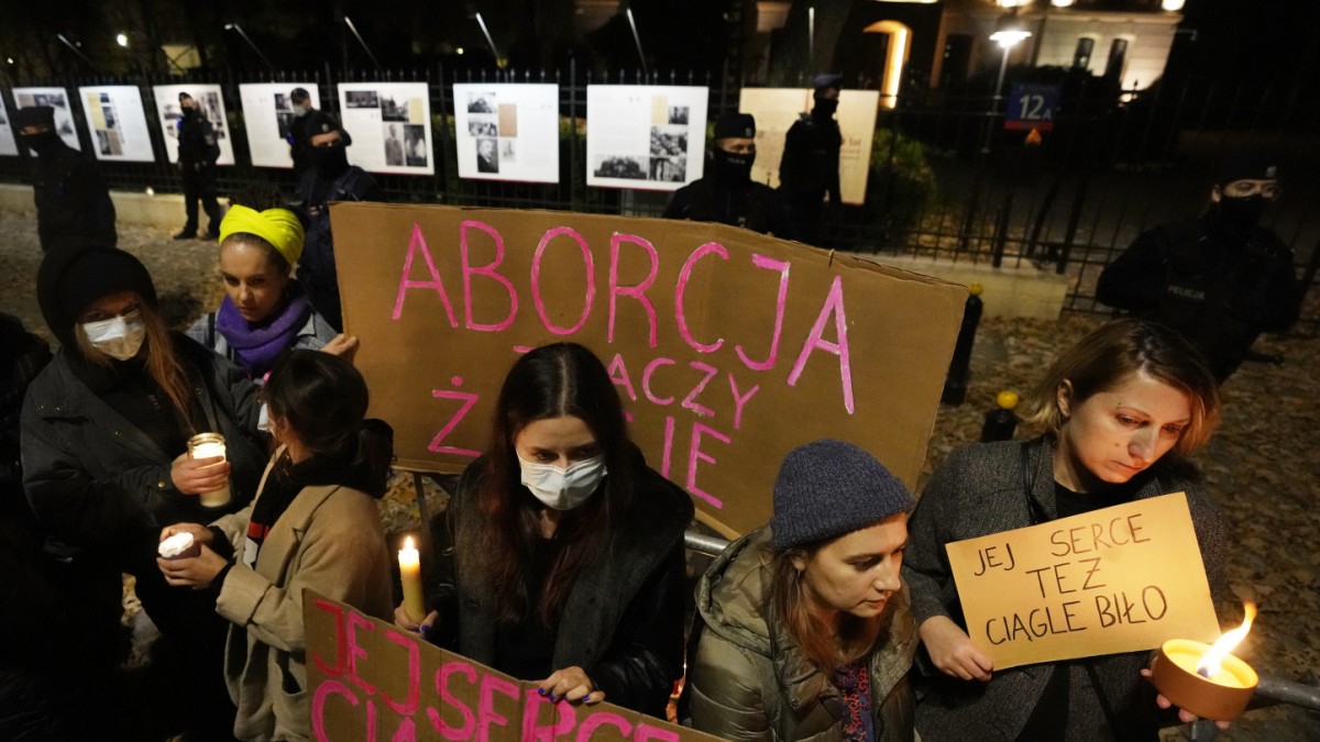 Pologne : premier pas vers la libéralisation du droit à l’avortement – Politique