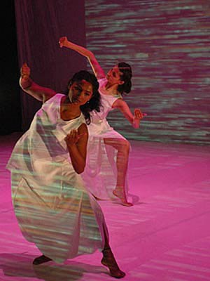 Dance; Foto: Attakalri Centre for Movement Arts