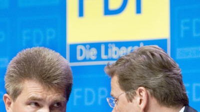 FDP und die Hotelsteuer: Andreas Pinkwart und Guido Westerwelle: Es herrscht weitgehend Einigkeit zwischen Parteivize und Parteichef - doch ein paar Differenzen bleiben.