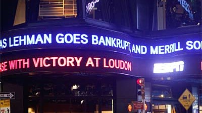 Finanzkrise: Blick auf Barclays: Hiobsbotschaften am laufenden Band: Newsticker am New Yorker Times Square.