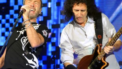 Queen in der Olympiahalle: Paul Rodgers lässt gemeinsam mit dem Gitarrist Brian May der Band "Queen" alte Zeiten wieder aufleben - hier bei einem Konzert in Berlin in der vergangenen Woche.