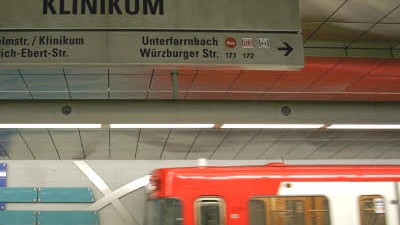 Fürther U-Bahn-Schläger: Erneut ist ein Fahrgast in einer U-Bahn-Station verprügelt worden. Die Tat ereignete sich in Fürth.