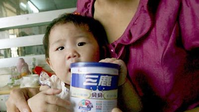 China: Melamin in Milchpulver löste bei Babys in China Nierensteine aus.