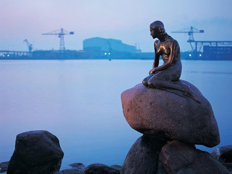 Die kleine Meerjungfrau in Kopenhagen wird 95 Jahre alt, ddp