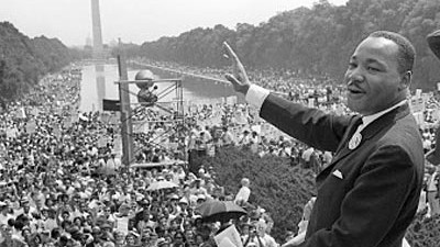 Gleichberechtigung Schwarz und Weiß: Martin Luther King auf den Stufen des Lincoln Memorial in Washington bei seiner wohl bekanntesten Rede.