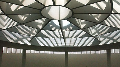 Baustoff der Gegenwart: Mit der Pinakothek der Moderne in München wird gezeigt, dass Beton nicht auf wuchtige Architektur beschränkt ist