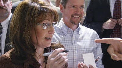 Nachrichten aus dem Netz (64): Sarah Palin und ihr Mann Todd geben Autogramme.