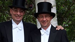Kirchensegen für Homosexuelle: Jürgen Erbach (rechts) und Kristof Heil: "Wir wollten die Anerkennung von gesellschaftlicher und kirchlicher Seite."