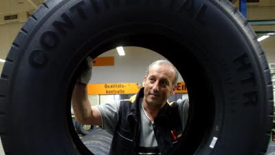 Jobabbau bei Continental: LKW-Reifen in der Absatzflaute: Deswegen wird nun knapp jede vierte Stelle am Stammsitz in Hannover gestrichen.