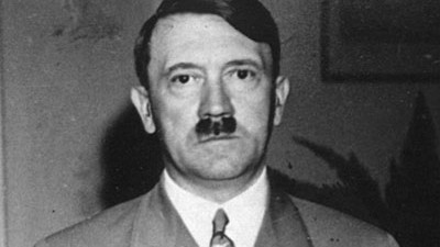 Österreichs "Anschluss" 1938: Massenmörder Adolf Hitler 1938. Im gleichen Jahr verleibte er Österreich dem Dritten Reich ein