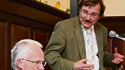 Stimmbezirk München-Moosach: Der CSU-Landtagsabgeordnete Joachim Unterländer (stehend) setzt auf Parteiprominenz wie Jürgen Rüttgers.