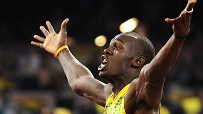 Olympische Spiele in Peking: Usain Bolt gewinnt Gold über 200 Meter - wieder in Weltrekordzeit.