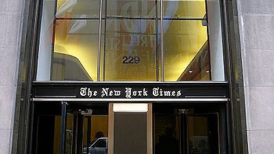Interview: Zukunft des Journalismus (13): Eingangsgebäude der "New York Times". Sie ist seit 1851 auf dem Markt und wird auch "The Gray Lady" genannt.