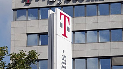 Radikalumbau bei T-Systems: Umbau bei T-Systems: Die Geschäftskundensparte der Telekom will kleinere Firmenkunden an T-Home überweisen.