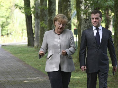 Merkel, Medwedjew, Reuters