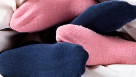 Kalte Füße - Socken helfen kurzfristig; iStock