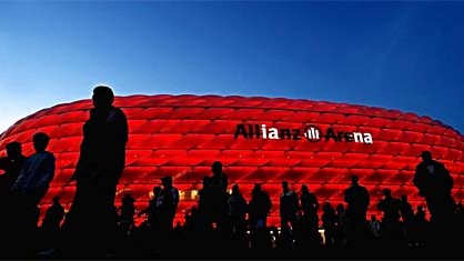 Dietmar Aluta-Oltyan: "Ich geh' da nicht hin": die Allianz-Arena in roter Pracht.