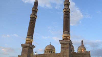 Konflikt im Jemen: Die Religion strukturiert im Jemen den Tag. Hier die al-Saleh-Moschee in Sanaa, die größte des Landes.