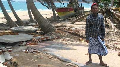 Leben nach der Katastrophe: An Nähe verloren: Mindestens 100 Meter Abstand müssen die Häuser der Fischer künftig zum Meer einhalten.