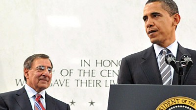 Nach Detroit-Anschlag: Präsident Obama und CIA-Chef Leon Panetta (Archivfoto, Mai 2009): Der US-Präsident möchte bei einer Konferenz mit den US-Geheimdienstchefs eine Verbesserung der Terrorabwehr besprechen.