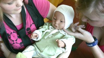 Verhütungs-Mittel: Kann man mit einer Baby-Puppe üben, Mutter zu sein?