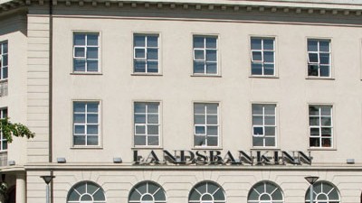 Nach Bankenzusammenbruch: Eine Filiale der inzwischen zwangsverstaatlichten isländischen Bank Landesbankinn. Der Zusammenbruch des Instituts und seiner Tochter Icesave  verursachte eine gewaltige Schuldenlast für das Land.
