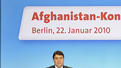 SPD zu Afghanistan: SPD-Chef Sigmar Gabriel ist für einen konkreten Abzugsplan deutscher Truppen aus Afghanistan.