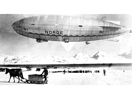 Das Luftschiff Norge 1926 in Kingsbay, Spitzbergen vor der Fahrt zum Nordpol.