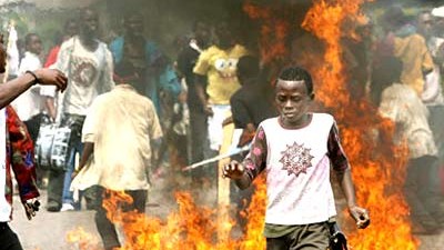 Wahlen im Kongo: Unruhen in Kinshasa vor den Wahlen.