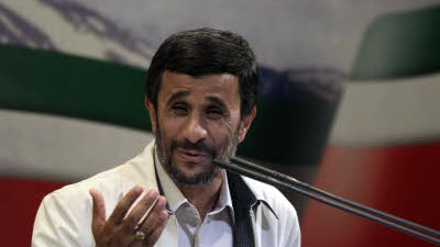 Teheran und der Westen: Irans Präsident Mahmud Ahmadinedschad - den Protesten begegnet er mit unerbittlicher Härte