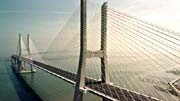 Kulturhauptstadt: Lissabon: Die Vasco-da-Gama-Brücke in Lissabon.