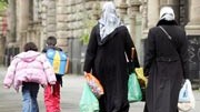 Innenminister einigen sich: Türkische Frauen mit ihren Kindern in Berlin