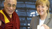 Dalai-Lama-Empfang: Sie hat ihn 2005 getroffen - und sie will ihn wieder treffen, auch wenn China das nicht passt: Angela Merkel und der Dalai Lama.