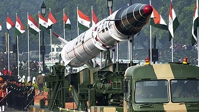Atomwaffensperrvertrag: Indische Rakete "Agni II". bei einer Parade zum Nationalfeiertag Indiens.