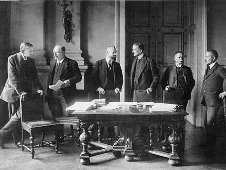 Bundesarchiv, Bild 183-R01213, CC-BY-SA, Schloss, Versailles, Vertrag, 1919