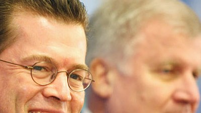 CSU: Seehofer und Guttenberg: Das Verhältnis von Karl-Theodor zu Guttenberg und Horst Seehofer (beide CSU) ist offenbar abgekühlt.
