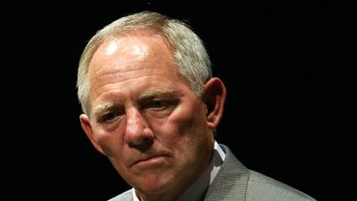 Streit über Anti-Terror-Pläne: Weitzerhin im Kreuzfeuer der Kritik: Innenminister Schäuble