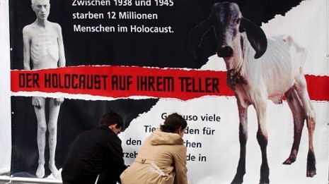 Die Holocaust-Plakate von Peta: Ein Motiv des Anstoßes.