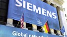 Strenge Anlegerschützer in Amerika: Vor rund fünfeinhalb Jahren ging Siemens an die Wall Street. Nun beschäftigt sich die US-Börsenaufsicht mit dem deutschen Konzern.