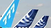 Airbus: Umkämpfter Markt: das Boeing-Modell 777 neben den beiden Airbus-Jets A380 und A340 auf einer Luftfahrtausstellung.