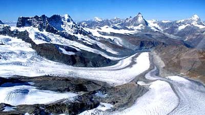 Schlechte Aussichten für Skifahrer: Der Gorner Gletscher vor dem Matterhorn. Das Bild der Alpen verändert sich.
