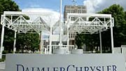 Insiderhandel bei DaimlerChrysler vermutet: Unruhige Zeiten für DaimlerChrysler: Konzernzentrale in Stuttgart.