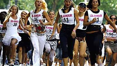 "Stiletto-Run": Alle 100 Frauen kamen beim "Stiletto-Run" ohne Verletungen ins Ziel.