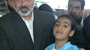 Nahost: Der Chef der palästinensischen Autonomiebehörde besuchte Huda Ghalija nach dem Anschlag