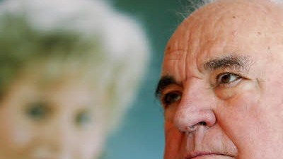 Altkanzler vs. Ute Ohoven: Spektakulär kündigte der einstige CDU-Chef Helmut Kohl an, die Hannelore-Kohl-Stiftung zu verlassen.