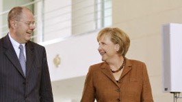 Peer Steinbrück, Angela Merkel, dpa