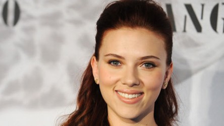 VIP-Klick: Scarlett Johansson: Bekommt zu ihren drei Brüdern die erste Schwester: Scarlett Johansson.