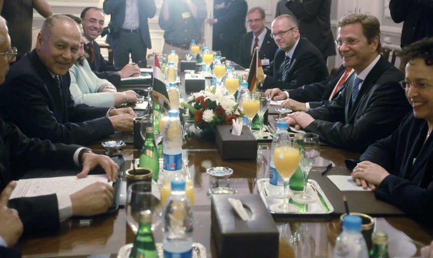 Egyptian Foreign Minister Gheit and German Foreign Minister Westerwelle attend a meeting in Cairo