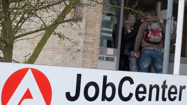 Von der Leyen kündigt neues Jobcenter-Konzept an
